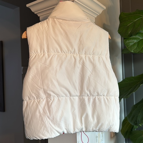 Reversible Puffer Vest - Picture 2 of 4